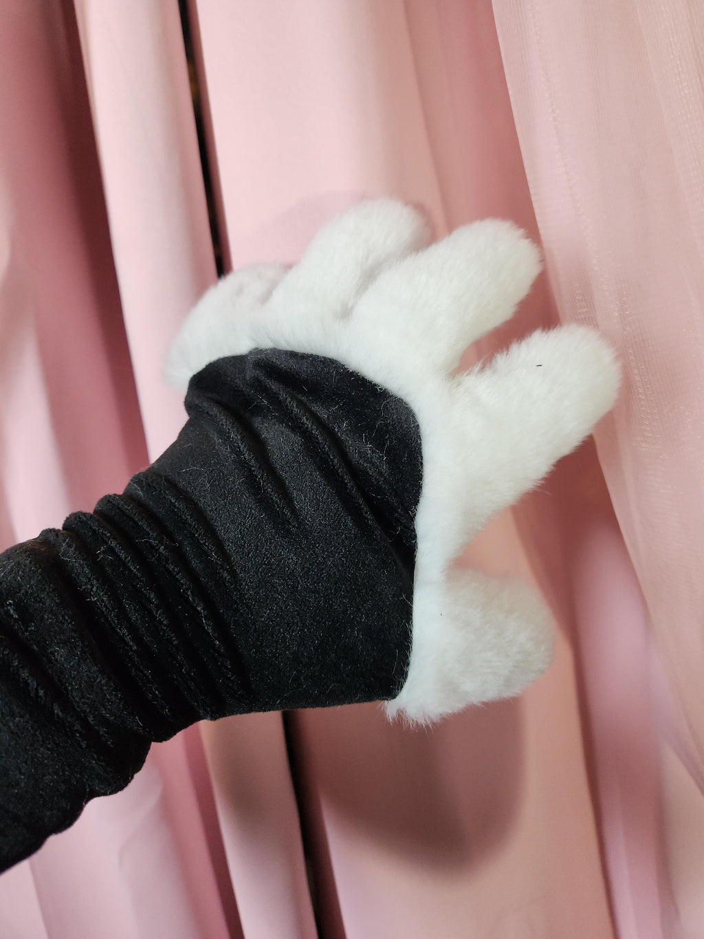 Furry Hand Paw Sleeves